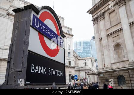 Londres, Royaume-Uni. Dec 16, 2019. Londres, 16-12-2019, la vie au London Underground : Crédit Photos Pro/Alamy Live News Banque D'Images