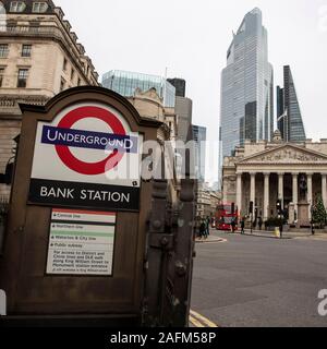 Londres, Royaume-Uni. Dec 16, 2019. Londres, 16-12-2019, la vie au London Underground : Crédit Photos Pro/Alamy Live News Banque D'Images