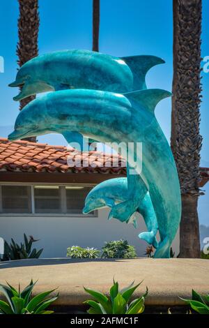 La Lune et le Dauphin Friendship Statue et fontaine à Sterns Quai dans Santa Barbara, CA, USA Banque D'Images