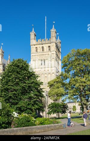 La tour Sud, Cathédrale d'Exeter, à proximité de la Cathédrale, Exeter, Devon, Angleterre, Royaume-Uni Banque D'Images