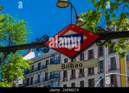 Le quartier résidentiel et élégant quartier de Chamberi, où le mythique stade Santiago Bernabeu est également situé à Banque D'Images