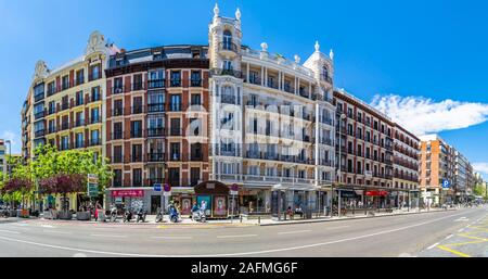 Le quartier résidentiel et élégant quartier de Chamberi, où le mythique stade Santiago Bernabeu est également situé à Banque D'Images