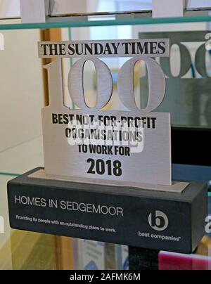 Sunday Times 100 Best Not for profit organisations, cabinet de prix, Maisons à Sedgemoor, Bridgwater, propriétaire de logement social primé Banque D'Images