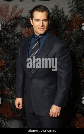 Londres, Royaume-Uni. Dec 16, 2019. Henry Cavill assiste à la première mondiale de la "Netflix The Witcher' à vue West End le 16 décembre 2019 à Londres, Angleterre Crédit : Gary Mitchell, GMP Media/Alamy Live News Banque D'Images