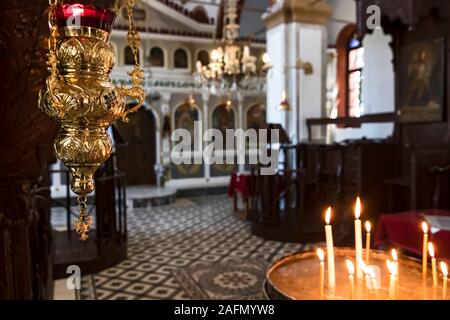 L'église orthodoxe en Grèce. Palaios Panteleimonas près de la montagne olympique. Banque D'Images