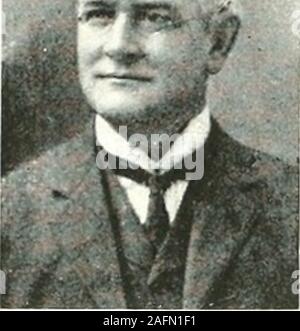 . Notes historiques : Bibliothèque publique de Nouvelle Galles du Sud. Député. J. F. BURNS.Tru stee, i <S 8 o 8-191. Député. JAMES HAYES, M.L.C. Fiduciaire, 1903-8. M. cadeau magnifique Mitchells est doublement Bienvenue sur le ofAustralia booklovers en raison du fait qu'il a été le moyen de hâter le theerection d'une maison convenable pour contenir les trésors littéraires de l'État. Un autre résultat indirect de Monsieur Mitchells offre a été le removalof l'handicap juridique en vertu de laquelle les fiduciaires ont travaillé. Comme à l'origine 56 L'ORIGINE ET LE DÉVELOPPEMENT DE. Banque D'Images