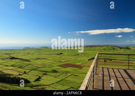 Vue de Miradouro Serra do Cume. Île de Terceira, Açores Banque D'Images