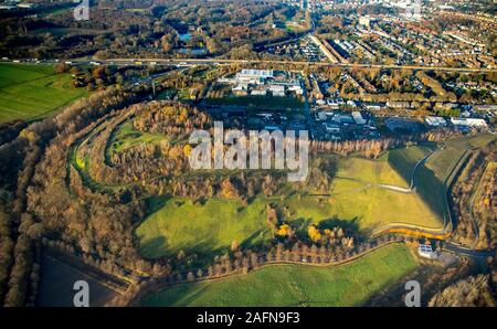 Photo aérienne, terril paysage dans la réserve naturelle de NSG Natroper Feld, vue de Gladbeck, Gladbeck, Ruhr, Rhénanie du Nord-Westphalie, Allemagne, DE, Banque D'Images