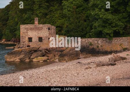 L'ancien bain public à Elberry Cove, Torbay, England, UK Banque D'Images
