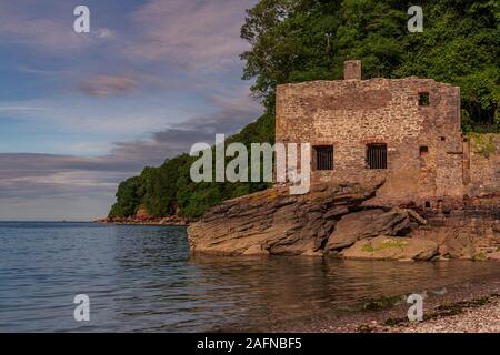 L'ancien bain public à Elberry Cove, Torbay, England, UK Banque D'Images