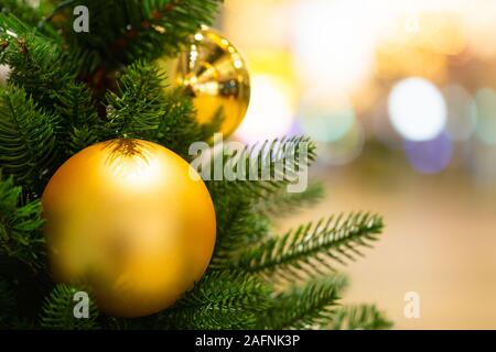 Décoration d'arbre de Noël accueil posrtcard saison boules Banque D'Images