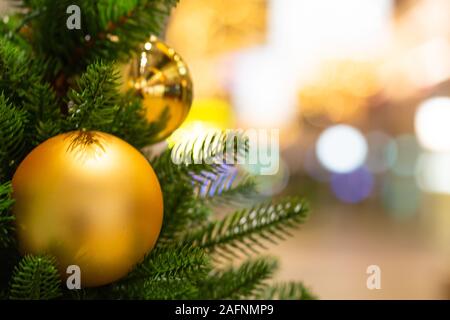 Décoration d'arbre de Noël accueil posrtcard saison boules Banque D'Images