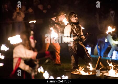 L'Samhuinn Fire Festival qui a lieu chaque année descend avec artistes de Beltane Fire festival society sur Calton Hill à apporter dans le début de l'hiver. Credit : Euan Cherry Banque D'Images