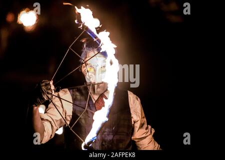 L'Samhuinn Fire Festival qui a lieu chaque année descend avec artistes de Beltane Fire festival society sur Calton Hill à apporter dans le début de l'hiver. Credit : Euan Cherry Banque D'Images