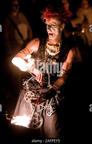 L'Samhuinn Fire Festival qui a lieu chaque année descend avec artistes de Beltane Fire festival society sur Calton Hill à apporter dans le début de l'hiver. Credit : Euan Cherry Banque D'Images