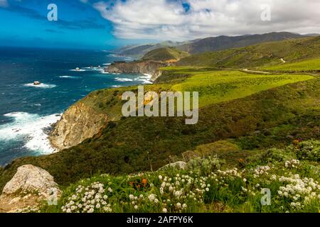 7 avril 2019 - ROUTE 1, PCH, CENTRAL COAST, CA, USA - Bixby bridge sur la Route 1, la Pacific Coast Highway (PCH) de Point d'ouragan Banque D'Images