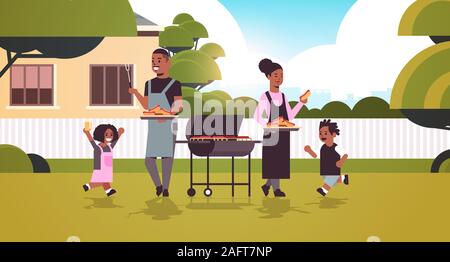 La préparation de la famille des hot-dogs sur le gril african american parents et enfants s'amusant backyard barbecue pique-nique télévision concept illustration vectorielle horizontale pleine longueur Illustration de Vecteur