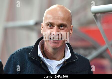 Berlin, Deutschland. Dec 16, 2019. Robert REISINGER (Président 1860), seule image, couper seul motif, portrait, portrait, portrait. 3e ligue de football, 19e journée, le FC Ingolstadt 04 - TSV Munich 1860 2-2, sur 16.12.2019. Sportpark AUDI Ingolstadt. DFL RÈGLEMENT INTERDIT TOUTE UTILISATION DES PHOTOGRAPHIES COMME DES SÉQUENCES D'IMAGES ET/OU QUASI-vidéo. Utilisation dans le monde entier | Credit : dpa/Alamy Live News Banque D'Images