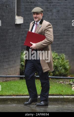 Ministre de l'administration centrale et la croissance locale Jake Berry arrivant à Downing Street, Londres pour la première réunion du Cabinet après que le parti conservateur a remporté les élections générales. Banque D'Images