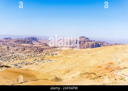 Wadi Musa petite ville dans le désert près de Petra, Jordanie, Moyen-Orient, Banque D'Images