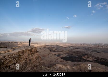 Cratère Maktesh Ramon en Israël. Banque D'Images