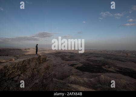 Cratère Maktesh Ramon en Israël. Banque D'Images