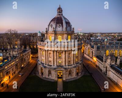 Oxford Radcliffe Camera, nuit, Radcliffe Square, Université d'Oxford, Oxford, Oxfordshire, England, UK, FR. Banque D'Images