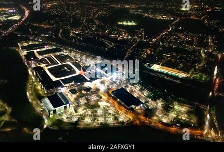 Photo aérienne, RuhrPark de nuit, shopping mall à l'A40, vol de nuit sur Bochum, Bochum, Ruhr, Allemagne, Europe, photo aérienne, les oiseaux-lunettes vue Banque D'Images