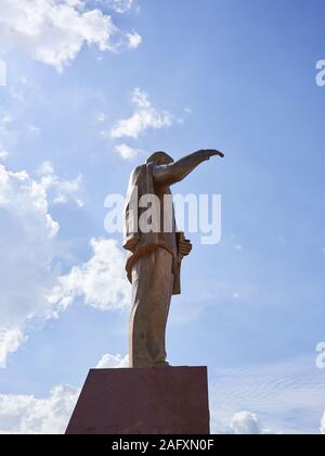 Une vue de profil de l'Oncle Ho statue à Can Tho, Vietnam Banque D'Images