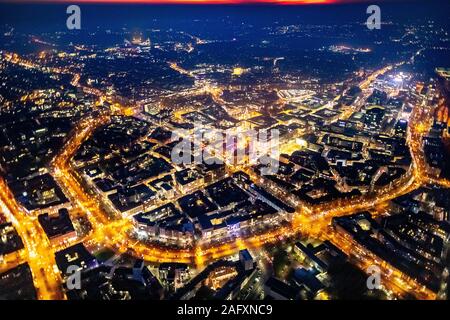 Photographie aérienne, aperçu du marché de Noël de Dortmund, Dortmund et Hansamarkt entre Reinoldikirche, plus grand arbre de Noël dans le monde entier, Dortmun Banque D'Images