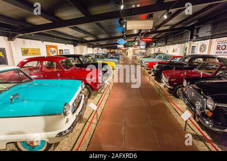 "Memory Lane" - une collection de 1950 & 1960 voitures classiques dans le Haynes International Motor Museum à Sparkford, Somerset, UK Banque D'Images