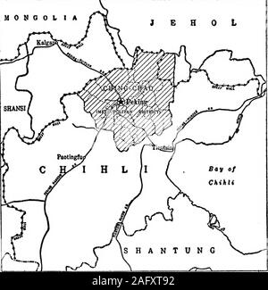 . Peking : une enquête sociale conduites sous les auspices de l'Université de Princeton Center en Chine et le Peking Young Men's Christian Association. Pas andgrayish , le noir de la poussière de Pékin, mais une poussière jaune du nord. andnorthwest Le ciel devient jaune, le soleil est perdu dans la brume, et tout dans la ville est couverte d'une épaisse couche d'fineyellow la poussière. Billet sur les rues est tout sauf agréable, andsometimes est presque impossible, l'air est si rempli. Afterlayer la couche de poussière a jeté sur la ville lui donne une couleur grisâtre et rapidlydulls et amortit l'éclat des couleurs du palais Banque D'Images