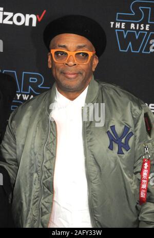 Hollywood, Californie, USA 16 décembre 2019 le cinéaste Spike Lee assiste à la première mondiale de Lucasfilm 'Star Wars : La montée de Skywalker' le 16 décembre 2019 à Hollywood, Californie, USA. Photo de Barry King/Alamy Live News Banque D'Images