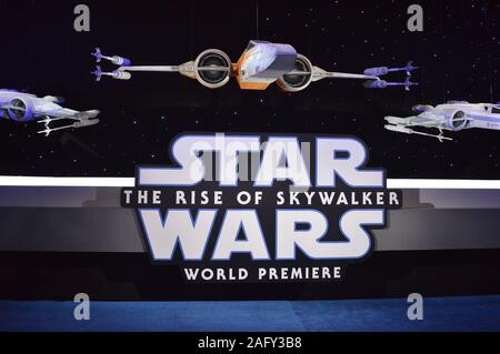 Los Angeles, USA. Dec 16, 2019. Atmosphère à la Disney STAR WARS LA MONTÉE DE SKYWALKER tenue à l'Kodak Theater à Hollywood, CA le Lundi, Décembre 16, 2019 ?. (Photo par Sthanlee B. Mirador/Sipa USA) Crédit : Sipa USA/Alamy Live News Banque D'Images