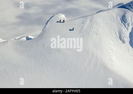 Les voies et les scientifiques Mt Hasteinar Hofsjokull falaises Islande Glacier Banque D'Images