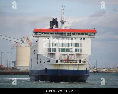 P&O Pride of Kent cross channel ferry Calais, France. Banque D'Images