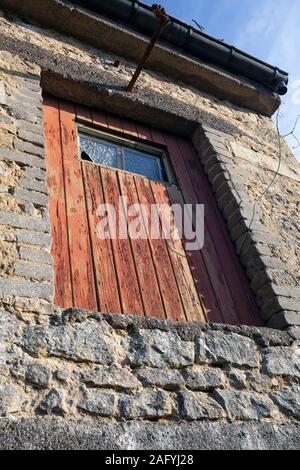 L'Europe, Luxembourg, Septfontaines, ancien bâtiment de ferme sur Op de Petzen, premier étage porte de chargement (détail) Banque D'Images