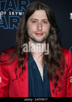 Hollywood, États-Unis. Dec 16, 2019. HOLLYWOOD, LOS ANGELES, CALIFORNIE, USA - 16 DÉCEMBRE : Ludwig Goransson arrive à la première mondiale du Disney's ' : la montée de Skywalker" tenue à l'El Capitan Theatre le 16 décembre 2019 à Hollywood, Los Angeles, Californie, États-Unis. (Photo par Xavier Collin/Image Crédit : Agence de Presse) L'agence de presse Image/Alamy Live News Banque D'Images