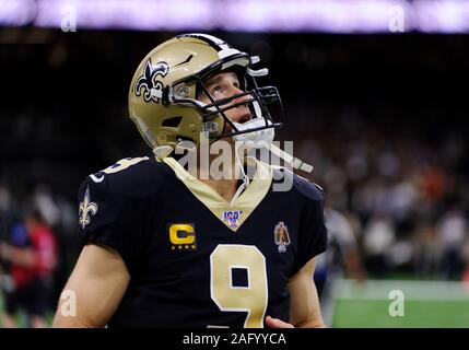 16 décembre 2019 : New Orleans Saints quarterback Drew Brees (9) regarde le grand écran avant la NFL match entre les New Orleans Saints et les New Orleans Saints dans la Mercedes Benz Superdome de New Orleans, LA. Matthew Lynch/CSM Banque D'Images