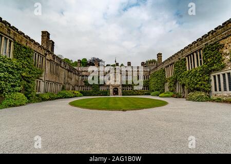 Lanhydrock House et Jardin dans le sud près de Cornwall Bodmin, National Trust, Angleterre, Royaume-Uni, Grande Bretagne Banque D'Images