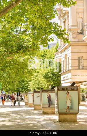 Magasins de mode haut de gamme sur Kurfürstendamm dans le quartier de Charlottenburg, Berlin, Allemagne Banque D'Images