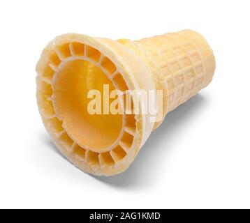 Cornet de crème glacée vide isolé sur fond blanc. Banque D'Images