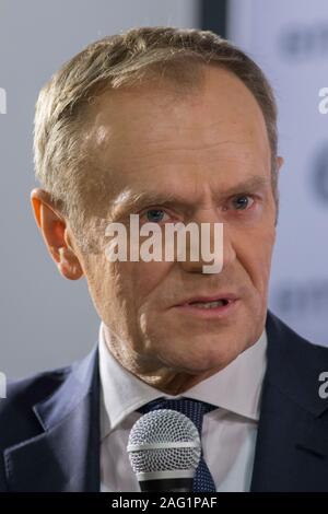 Wroclaw, Pologne. 25Th Dec 2019. Wroclaw, Pologne. Décembre 17th, 2019. Donald Tusk, président du Parti populaire européen et ancien président du Conseil de l'Europe fait la promotion de son livre à Empik Renoma à Wroclaw, Pologne. Crédit photo : Donald Tusk : Piotr Zajac/Alamy Live News Banque D'Images