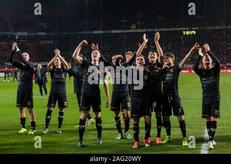 Enschede, Pays-Bas. 25Th Dec 2019. ENSCHEDE, Stadium De Grolsch Veste, 17-12-2019, la saison 2019/2020, le néerlandais TOTO KNVB Beker. résultat final 2-5, les joueurs GA Eagles célébrant la victoire après le match pendant le match Twente - Go Ahead Eagles : Crédit Photos Pro/Alamy Live News Banque D'Images