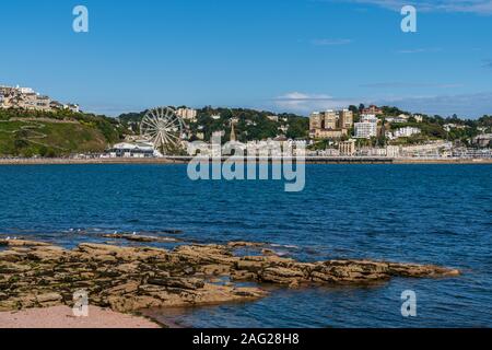 Torbay, Torquay, Angleterre, Royaume-Uni - Juin 04, 2019 : La vue de la Torre Abbey Sands à la Marina et Torquay Banque D'Images