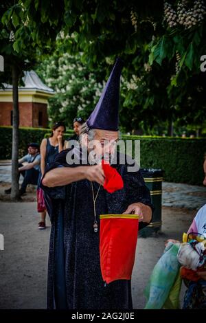 Balade autour de Madrid vous pouvez rencontrer beaucoup de belles personnes, de toute race, de tout le monde Banque D'Images