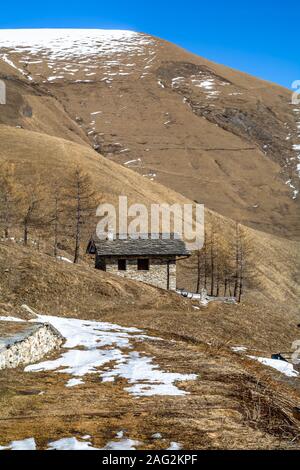 Mont Chersogno, le plus haut sommet de l'ensemble de la Vallée Maira (3100 mètres au-dessus du niveau de la mer) permet de magnifiques excursions dans toutes les saisons de l'année Banque D'Images