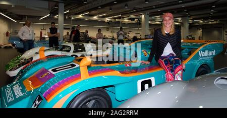 Donna Vekic de Croatie visite le musée Porsche de l'upesed 2019 Porsche Tennis Grand Prix tournoi de tennis WTA Premier Banque D'Images