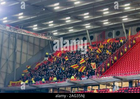 Enschede, Pays-Bas. 25Th Dec 2019. ENSCHEDE, Stadium De Grolsch Veste, 17-12-2019, la saison 2019/2020, le néerlandais TOTO KNVB Beker. résultat final 2-5, fans GA Eagles pendant le match Twente - Go Ahead Eagles : Crédit Photos Pro/Alamy Live News Banque D'Images