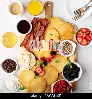 Grand petit déjeuner aux crêpes Banque D'Images